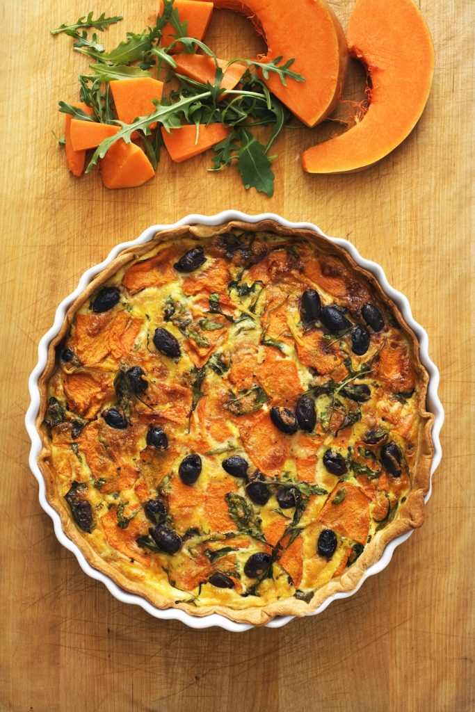 Pumpapaj med svarta oliver