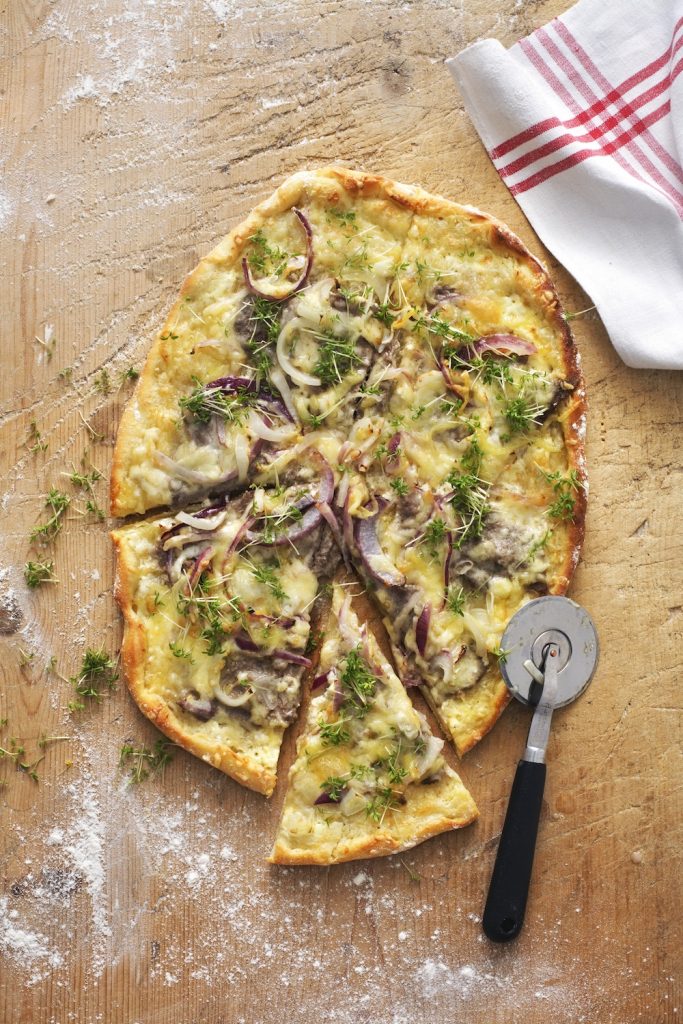 Pizza med renskav och creme fraishe